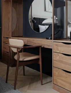House of Finn Juhl 109 Armchair, valnød af Finn Juhl><noscript><img width=