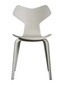 Fritz Hansen 4130 Grand Prix med træben af Arne Jacobsen><noscript><img width=