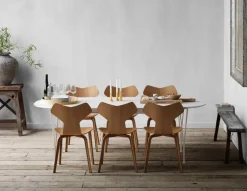 Fritz Hansen 4130 Grand Prix med træben af Arne Jacobsen><noscript><img width=