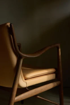 House of Finn Juhl 45 Lænestol, eg klar olie af Finn Juhl><noscript><img width=