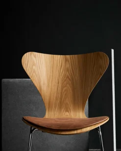 Fritz Hansen 3107 Serie 7 Stol, naturfiner af Arne Jacobsen> Spisebordsstole