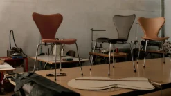Fritz Hansen 3107 Serie 7 stol, Tailored af Arne Jacobsen><noscript><img width=