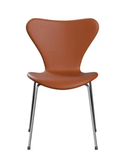 Fritz Hansen 3107 stol, fuldpolstret Essential læder sort / krom stel af Arne Jacobsen><noscript><img width=