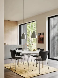 Fritz Hansen 3107 stol i sort ask af Arne Jacobsen><noscript><img width=