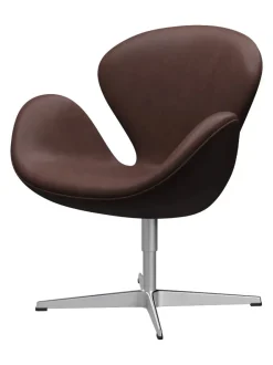 Fritz Hansen 3320 Svanen i stof (prisgruppe 1) af Arne Jacobsen><noscript><img width=