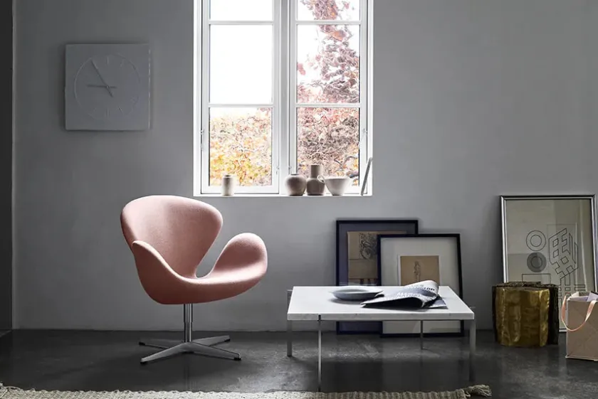 Fritz Hansen 3320 Svanen i stof (prisgruppe 1) af Arne Jacobsen> Lænestole