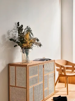 Design House Stockholm Air Sideboard, oak/cane fra> Skænke