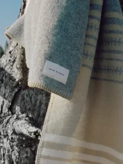 Hein Studio Aiyana no. 02 Plaid fra> Puder Og Plaider