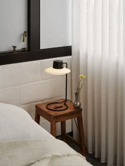 Louis Poulsen AJ Oxford 410 Bordlampe på pind fra><noscript><img width=