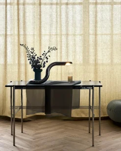 GUBI Aspide Bordlampe fra><noscript><img width=