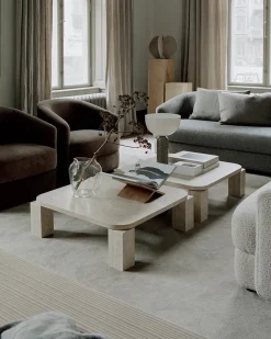 New Works Atlas Sofabord 600x600, Unfilled Travertine fra><noscript><img width=