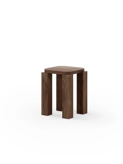 New Works Atlas Stool, Smoked Oak fra> Skamler