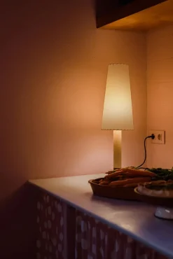 Santa & Cole Básica M1 Bordlampe fra Santa and Cole><noscript><img width=