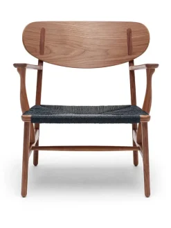 Carl Hansen & Søn CH22 Loungestol af Hans J. Wegner><noscript><img width=