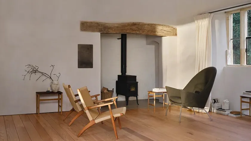 Carl Hansen & Søn CH25 Loungestol, eg olie af Hans J. Wegner> Loungestole|Lænestole