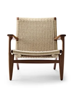 Carl Hansen & Søn CH25 Loungestol, valnød olie af Hans J. Wegner> Lænestole