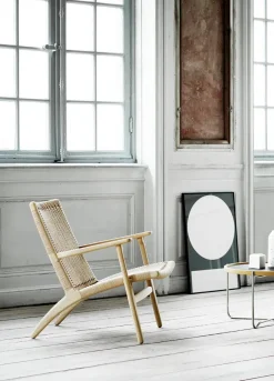 Carl Hansen & Søn CH25 Loungestol, valnød olie af Hans J. Wegner><noscript><img width=