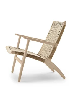 Carl Hansen & Søn CH25 Loungestol, valnød olie af Hans J. Wegner><noscript><img width=