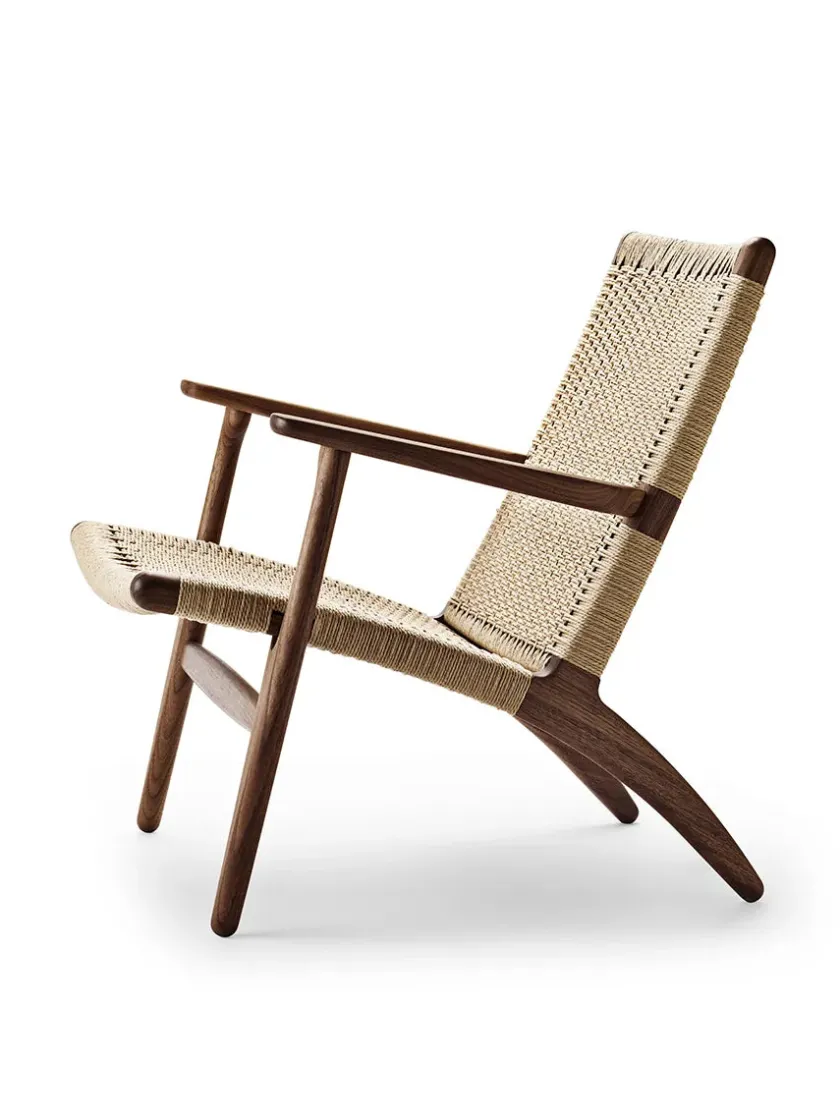 Carl Hansen & Søn CH25 Loungestol, valnød olie af Hans J. Wegner> Lænestole