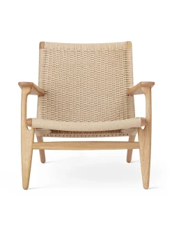 Carl Hansen & Søn CH25 Loungestol, valnød olie af Hans J. Wegner><noscript><img width=