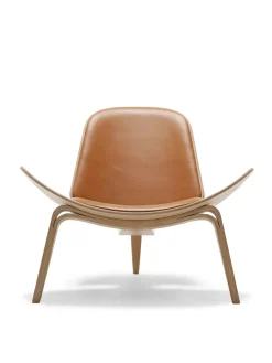 Carl Hansen & Søn CH07 Skalstolen af Hans J. Wegner><noscript><img width=