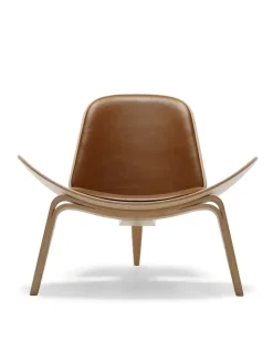 Carl Hansen & Søn CH07 Skalstolen af Hans J. Wegner><noscript><img width=