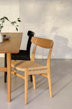 Carl Hansen & Søn CH23 Spisestol, eg/valnød olie af Hans J. Wegner><noscript><img width=