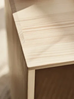 Fritz Hansen CM210 Taburet, fyrretræ af Cecilie Manz><noscript><img width=