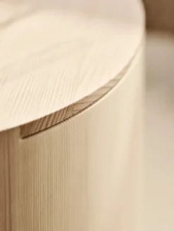 Fritz Hansen CM210 Taburet, fyrretræ af Cecilie Manz><noscript><img width=