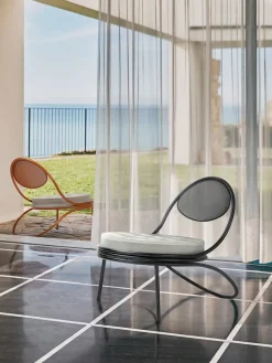 GUBI Copacabana Lounge Chair, black semi matt fra><noscript><img width=