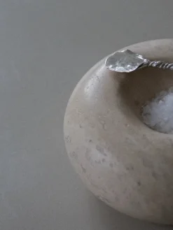 Wabi Sabi Nordic Cosmos Object Ø 12 cm, travertin fra><noscript><img width=