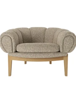 GUBI Croissant Lounge Chair, fabric fra><noscript><img width=