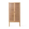 Audo Copenhagen Curiosity Cabinet, low fra> Vitrineskabe