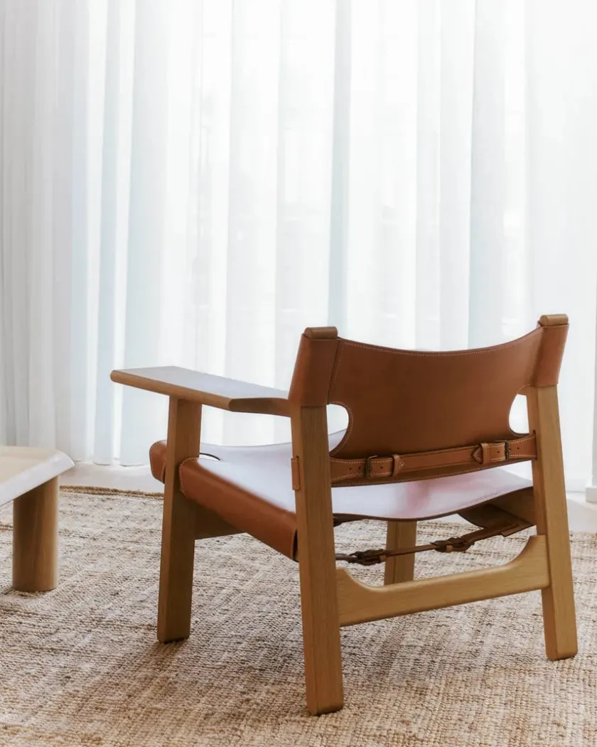 Fredericia Furniture Den Spanske Stol i sort læder, eg olie af Børge Mogensen> Lænestole