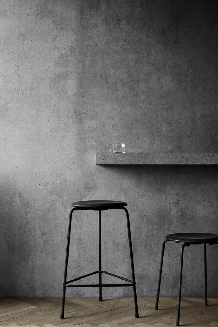 Fritz Hansen Dot skammel, sort af Arne Jacobsen> Skamler