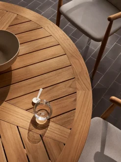 Carl Hansen & Søn E022 Havebord, Ø140 fra><noscript><img width=