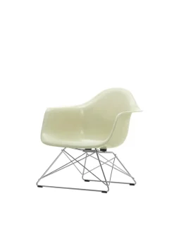 Vitra Eames Fiberglass Armchair LAR, forkromet fra><noscript><img width=