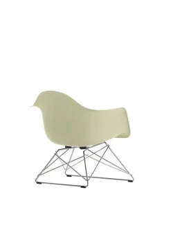 Vitra Eames Fiberglass Armchair LAR, forkromet fra><noscript><img width=