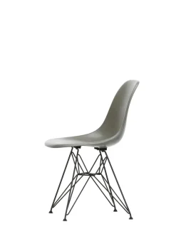 Vitra Eames Fiberglass Chair DSR, sortlakeret fra><noscript><img width=