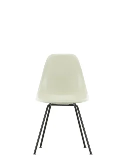 Vitra Eames Fiberglass Chair DSX, sortlakeret fra><noscript><img width=