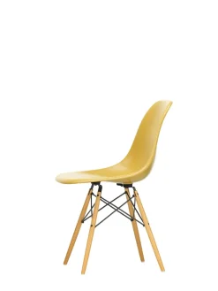 Vitra Eames Fiberglass Chair DSW, lys ahorn fra><noscript><img width=