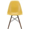 Vitra Eames Fiberglass Chair DSW, mørkbejdset ahorn fra> Spisebordsstole