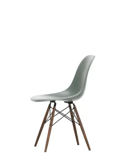 Vitra Eames Fiberglass Chair DSW, mørkbejdset ahorn fra><noscript><img width=