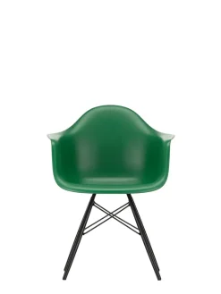Vitra Eames Plastic Armchair DAW, sortlakeret ahorntræ fra><noscript><img width=