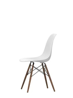 Vitra Eames Plastic Side Chair DSW, mørkbejdset ahorntræ fra><noscript><img width=