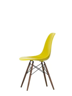 Vitra Eames Plastic Side Chair DSW, mørkbejdset ahorntræ fra><noscript><img width=