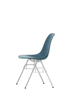 Vitra Eames Plastic Side Chair DSS-N, stabelbar fra><noscript><img width=