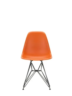 Vitra Eames Plastic Side Chair DSR, sort pulverlakeret fra><noscript><img width=