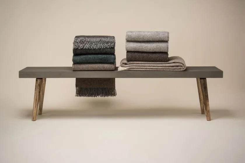 Silkeborg Uldspinderi Fanø Plaid, pebbles beige fra> Gaver Til Hende|Puder Og Plaider