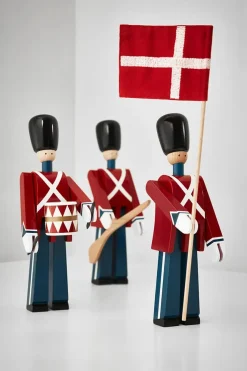 Kay Bojesen Fanebærer af><noscript><img width=